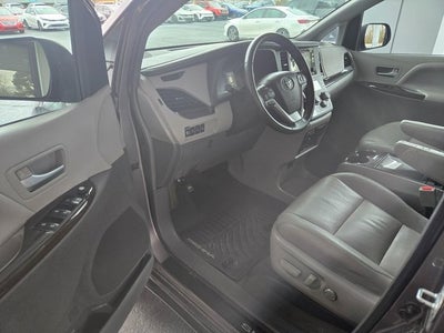2017 Toyota Sienna XLE 7 Passenger