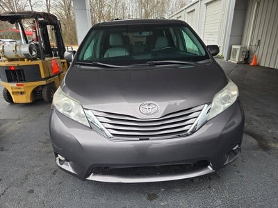 2017 Toyota Sienna XLE 7 Passenger