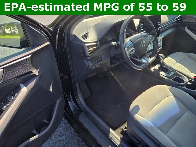 2022 Hyundai Ioniq Hybrid SE