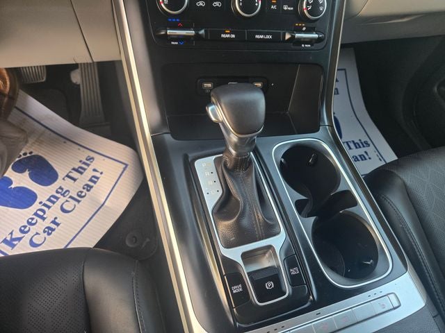 2024 Kia Carnival LX Seat Package