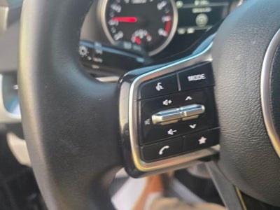 2024 Kia Carnival LX Seat Package