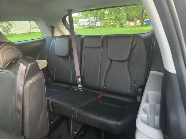 2024 Kia Carnival LX Seat Package