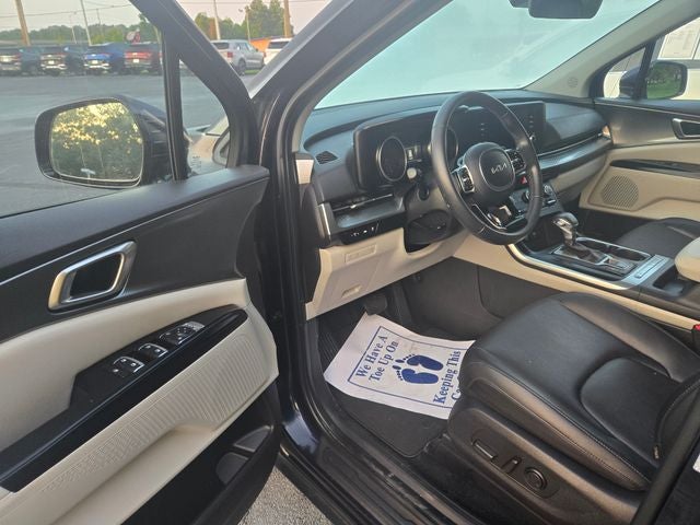 2024 Kia Carnival LX Seat Package