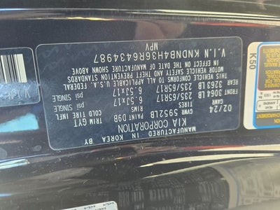 2024 Kia Carnival LX