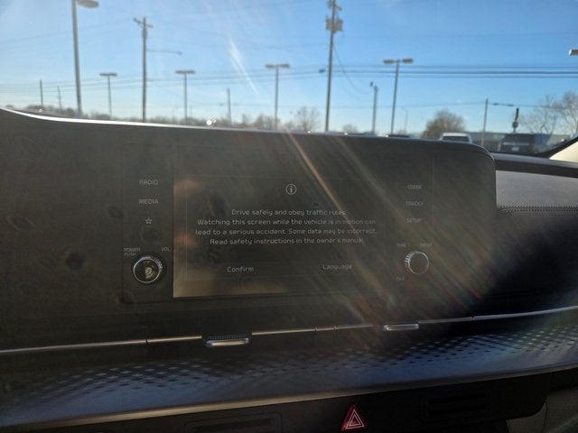 2024 Kia Carnival LX