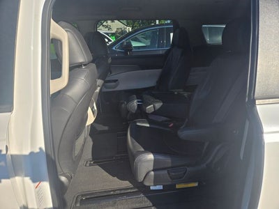 2022 Kia Carnival LXS