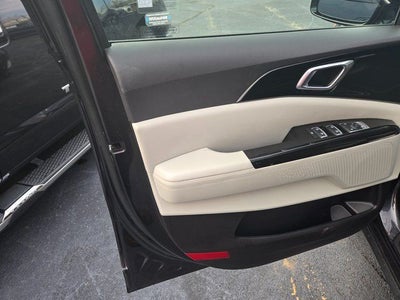 2024 Kia Carnival EX