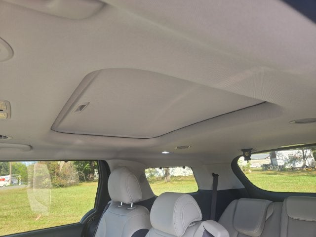 2025 Kia Carnival Hybrid SX