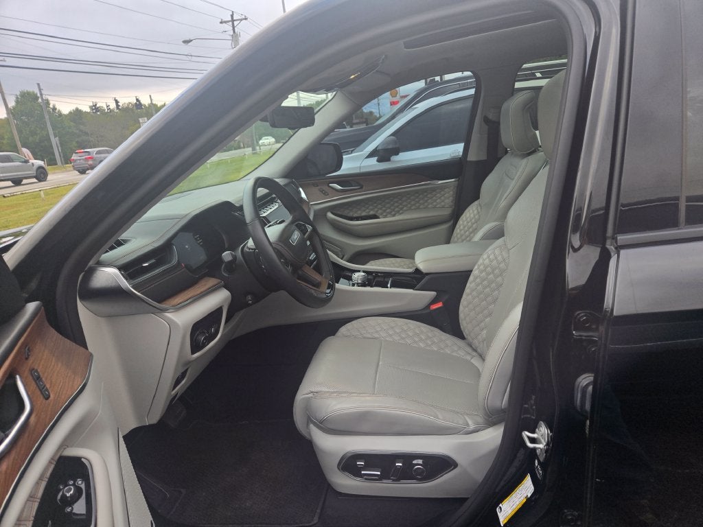 2022 Jeep Grand Cherokee L Summit