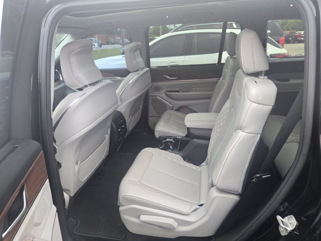 2022 Jeep Grand Cherokee L Summit