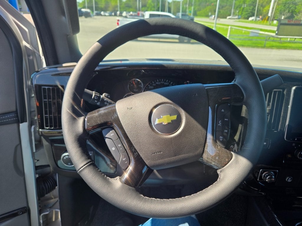 2025 Chevrolet Express 2500 Work Van Cargo
