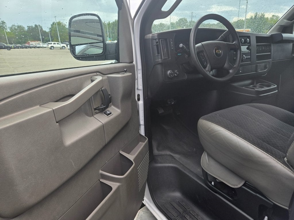 2024 Chevrolet Express 2500 Work Van Cargo