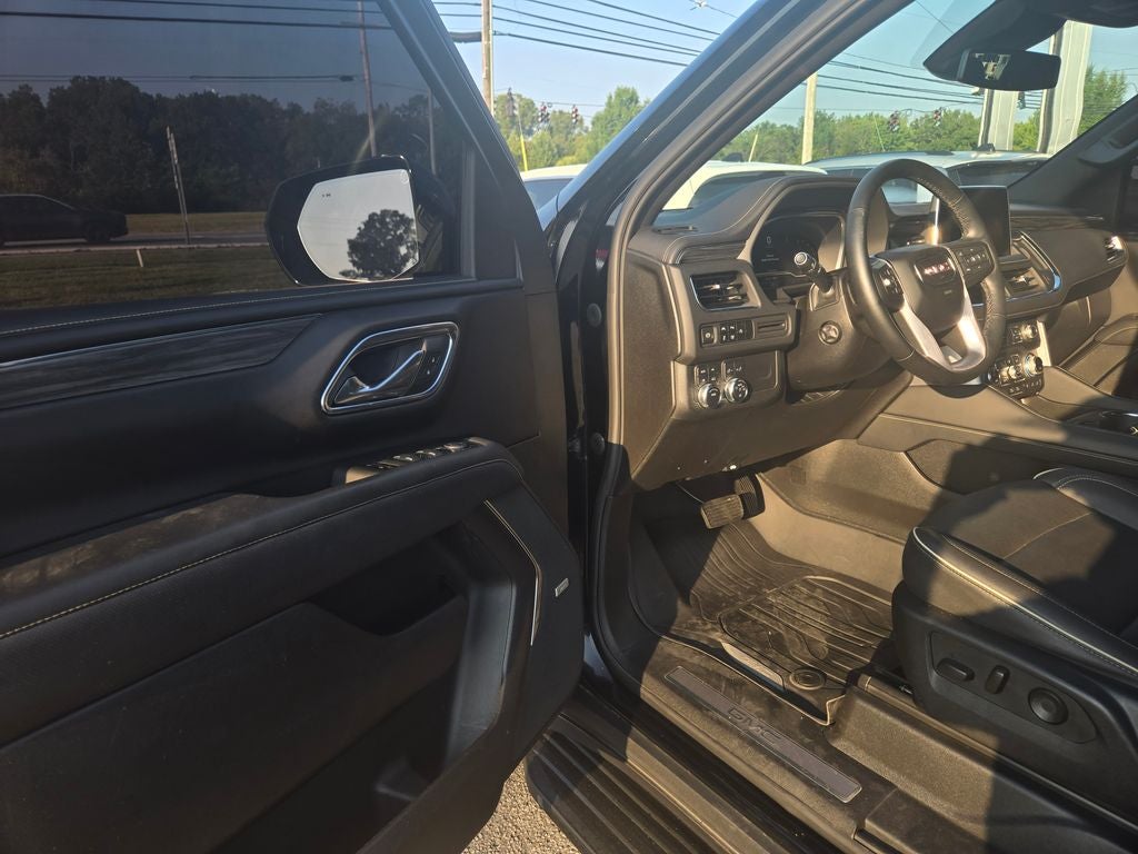 2023 GMC Yukon SLT