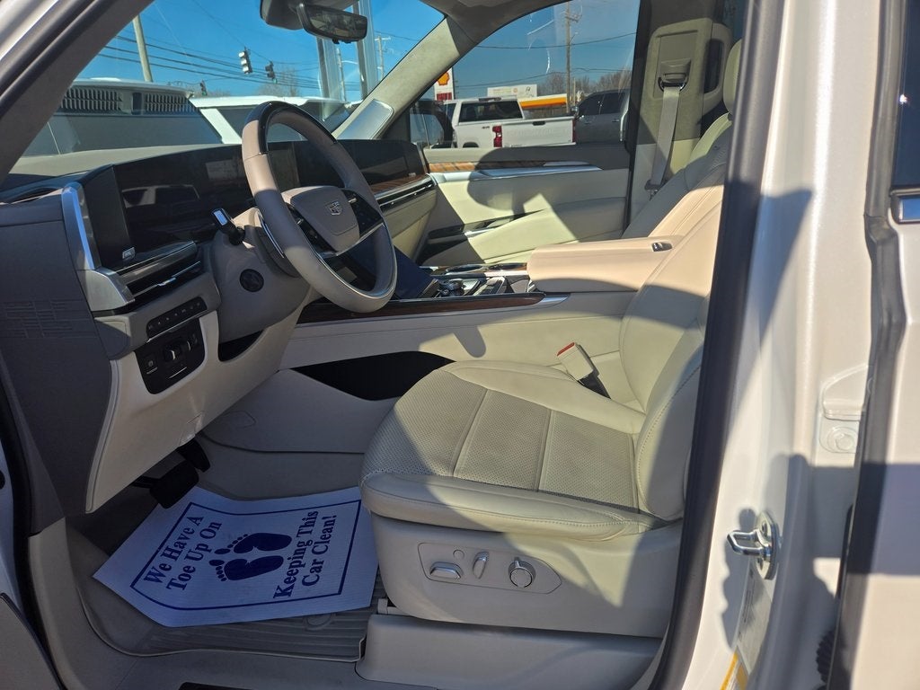 2025 Cadillac Escalade ESV Premium Luxury Platinum