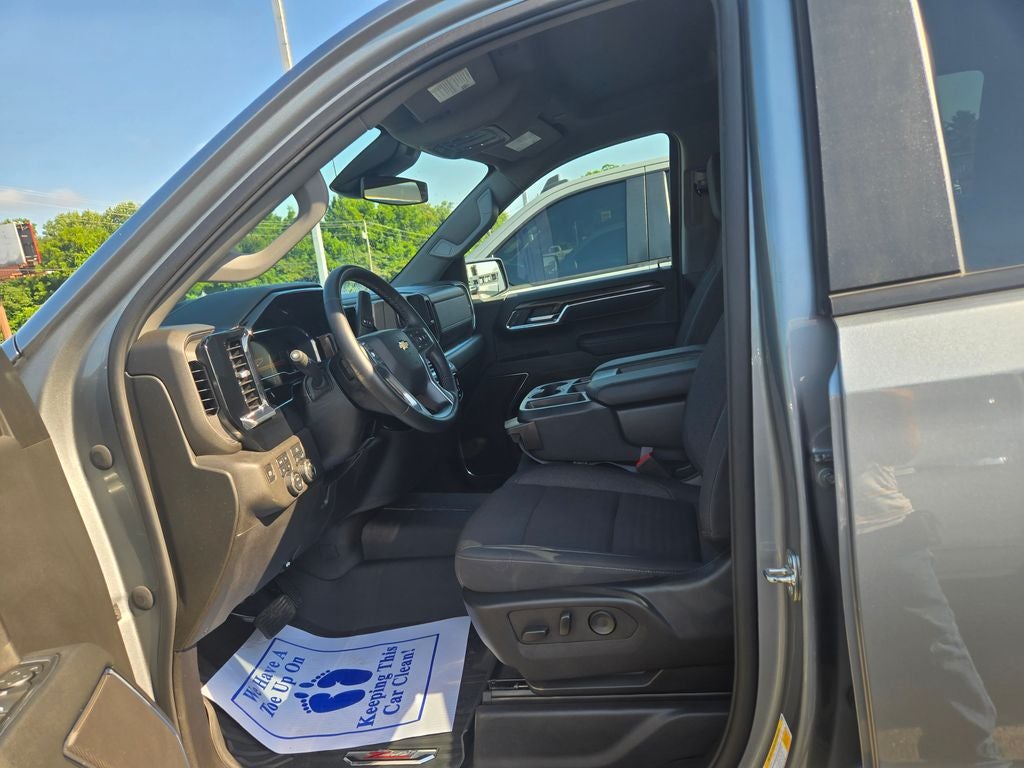2023 Chevrolet Silverado 1500 LT LT1