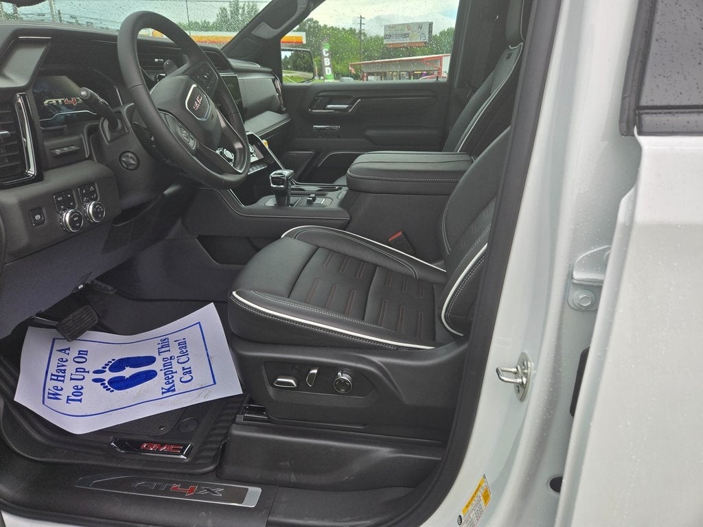 2025 GMC Sierra 1500 AT4X