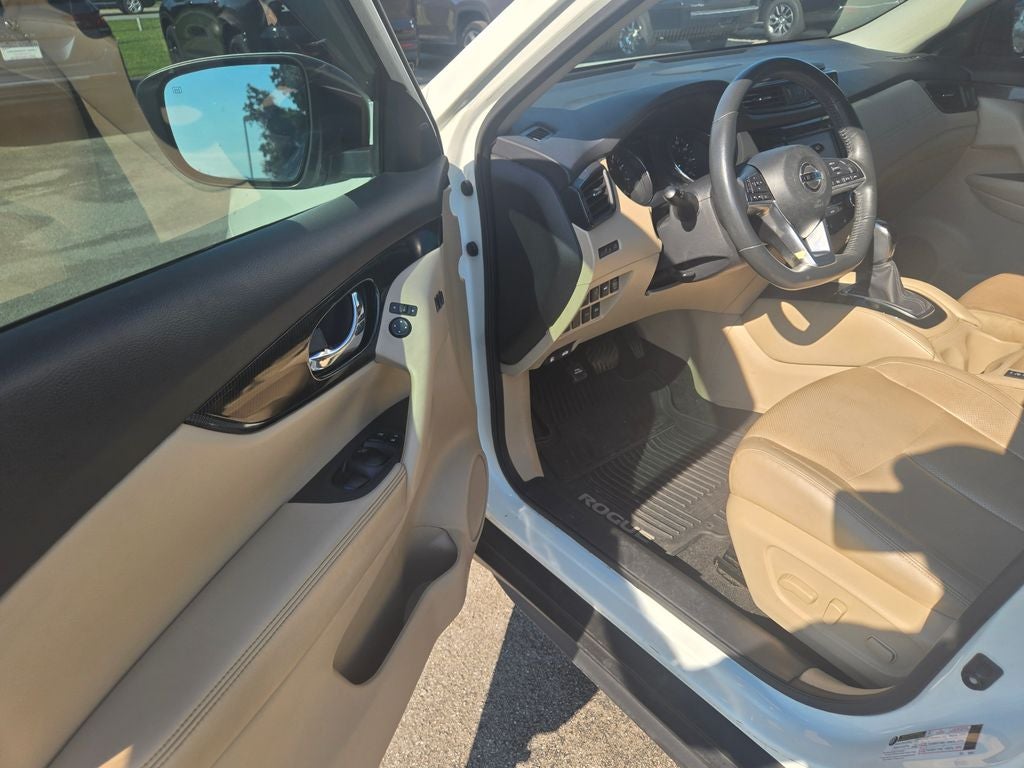 2017 Nissan Rogue SL