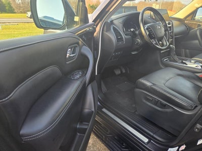 2024 INFINITI QX80 LUXE