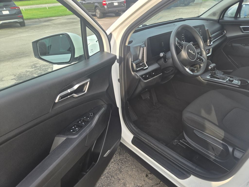 2023 Kia Sportage LX - Photo 6